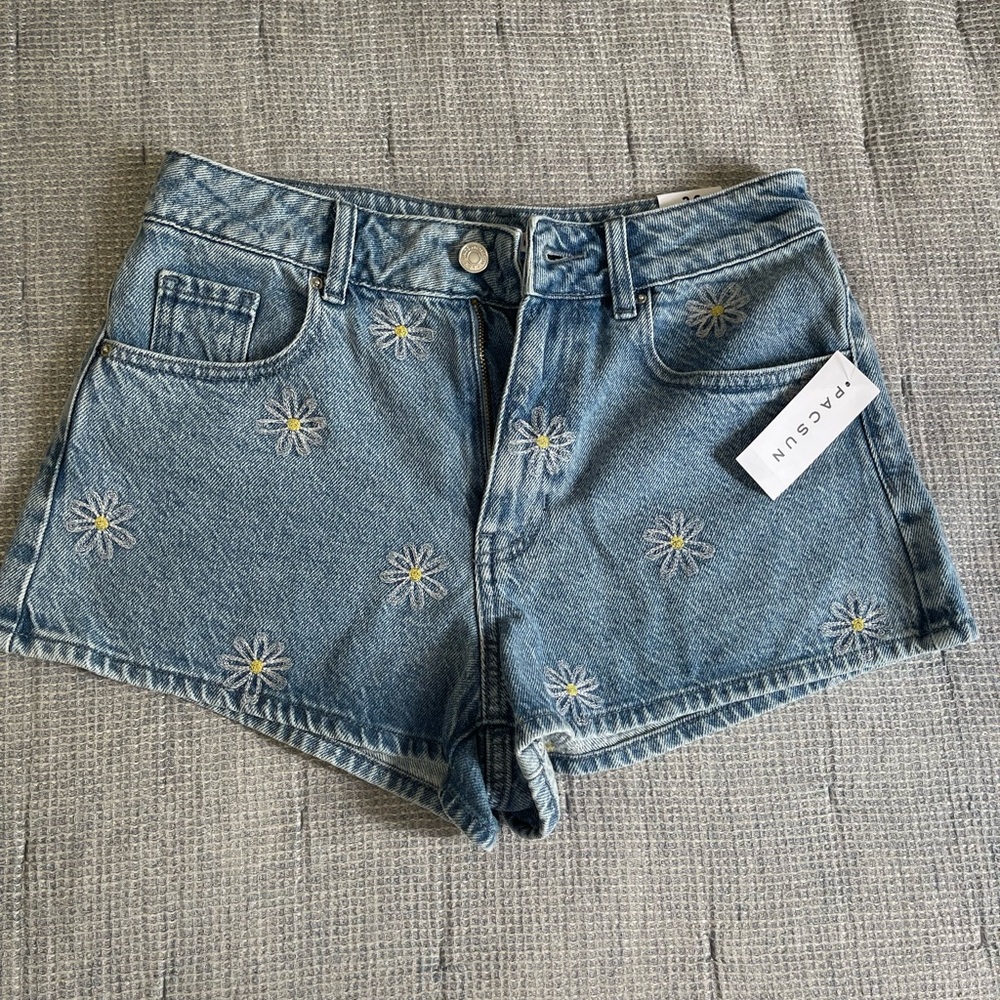 Pacsun Daisy Embroidered Mom Jean Shorts